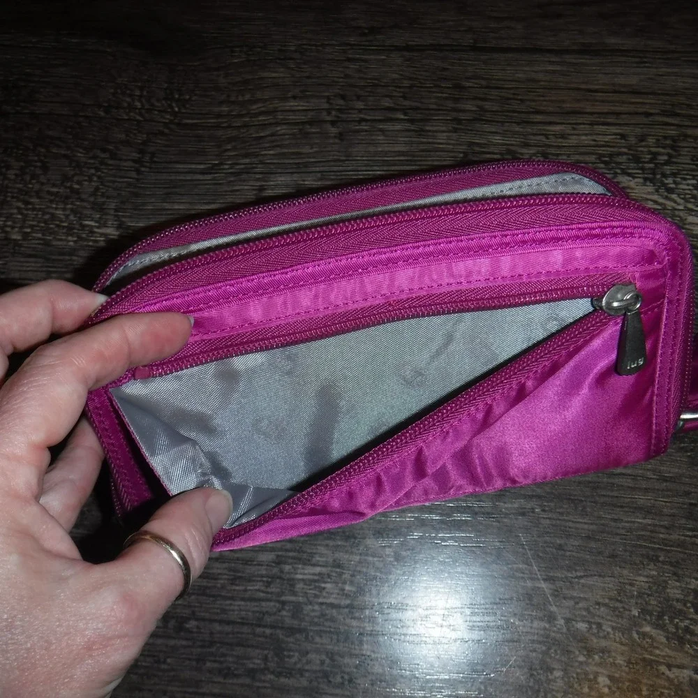 LUG Pink Quilted Wristlet Wallet Travel Organizer Pouch‎
